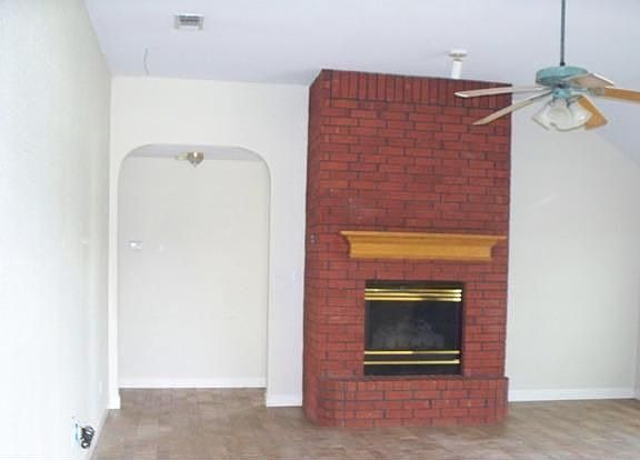 3rd image of 412 Wren Ct