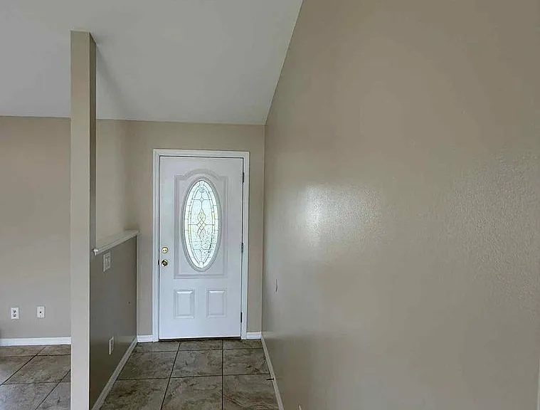 17 Hemlock Radial Ct — Photo 4