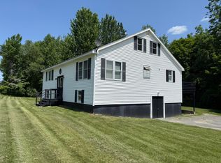199 Middle Rd, Bradford, ME 04410
