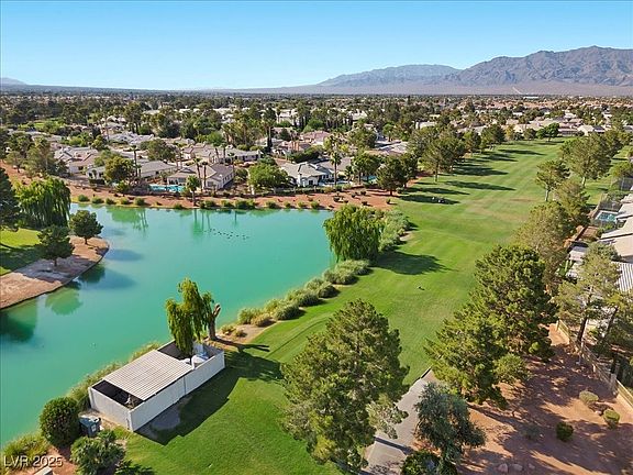2nd image of 4816 Fiesta Lakes St