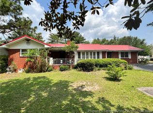 3674 Golfview Rd, Hope Mills, NC 28348