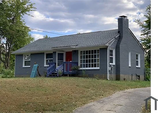 3 bed, 1300 sqft, $2,000 — Photo 4