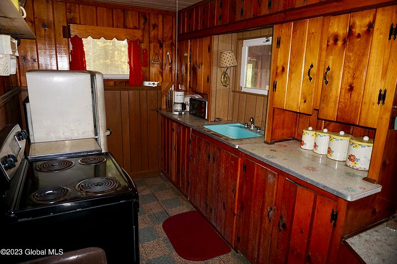 2nd image of 3168 S Shore Road