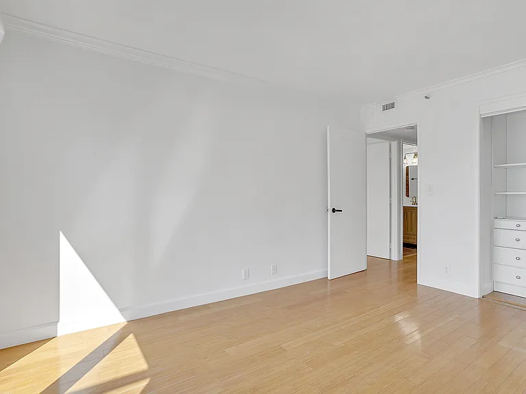 1541 Brickell Ave #105 — Photo 47