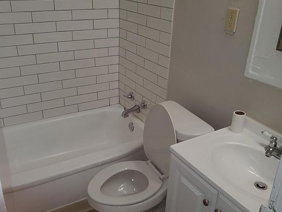 5th image of 12519 Imperial Ave