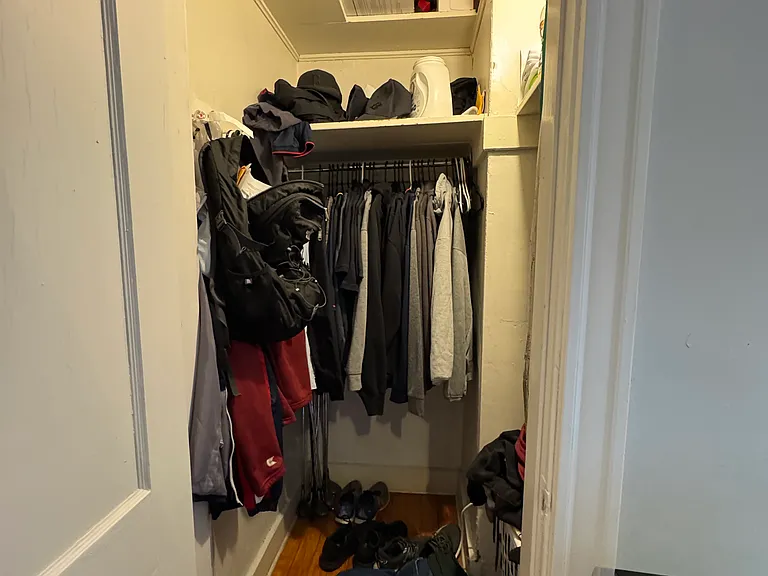 114 Strathmore Rd — Photo 8