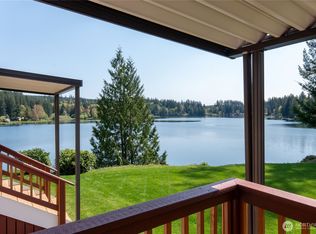 2776 Mission Lake Shore Dr W, Bremerton, WA 98312