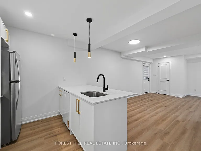 221 Churchill Ave #R — Photo 5
