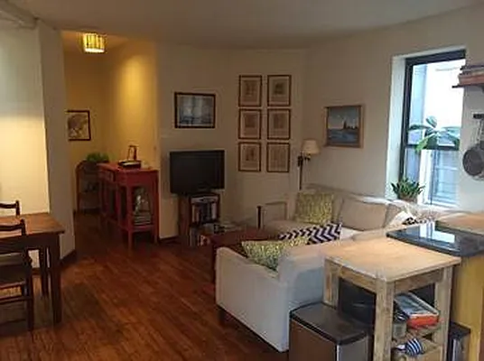 Rented by Chartwell Manhattan Realty | media 13