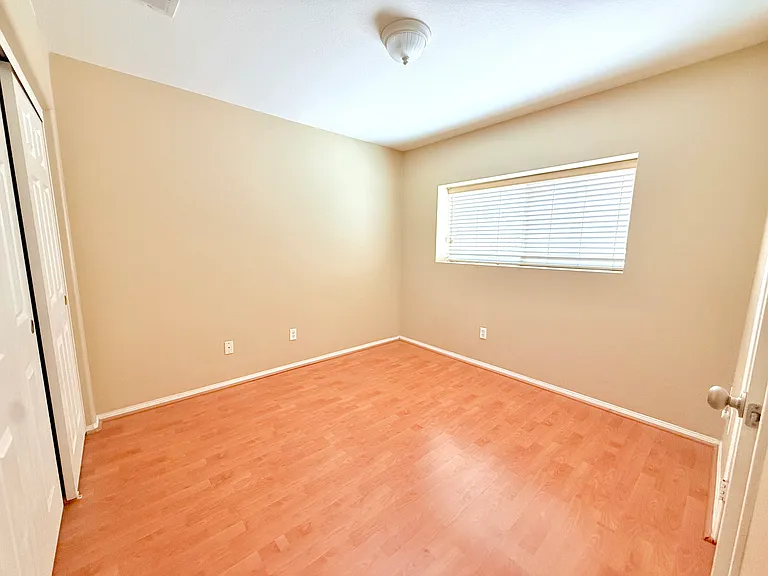 25911 Sandstone Ln — Photo 15