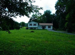 2 Rosepetal St, Stafford, VA 22556