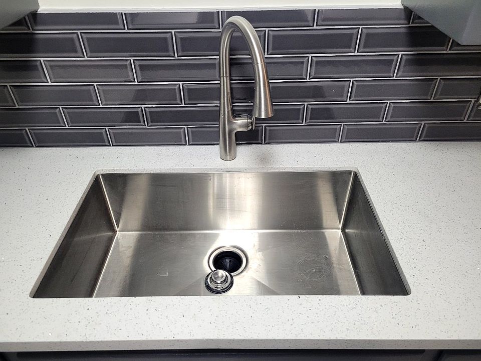 1st image of 200 N Cedar Ave APT 2