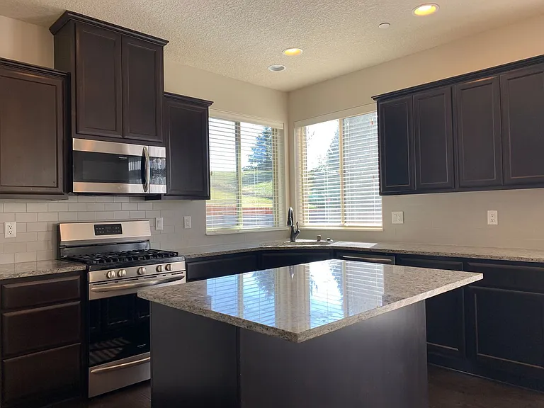 4223 NE Tacoma Ct — Photo 14