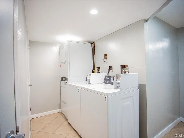 470 E Broadway #A8 — Photo 11