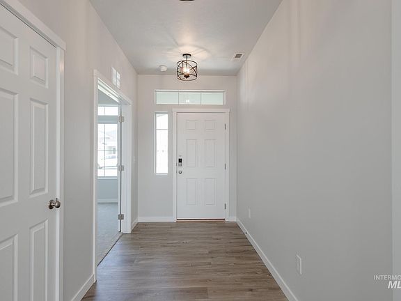 3rd image of 727 W Snowy Owl St