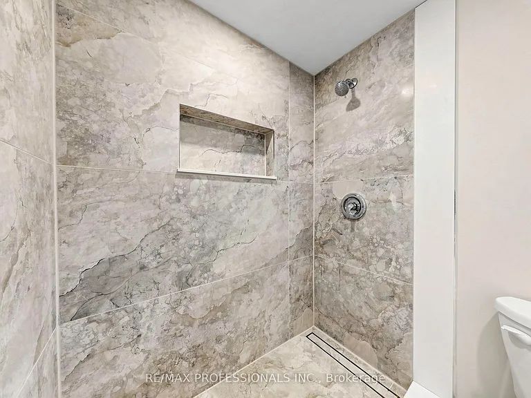 25 Carsbrooke Rd — Photo 38