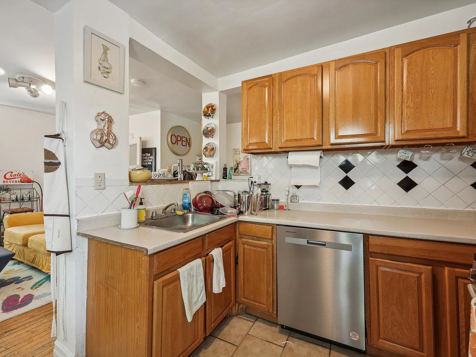 3 bed, 1.0 bath, $3,100 — Photo 4
