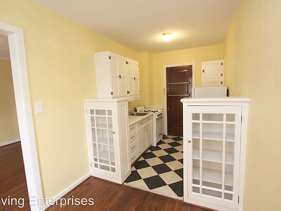 3rd image of 580 E Town St APT 219