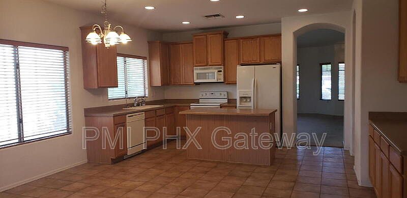 1st image of 1133 E Jade Dr