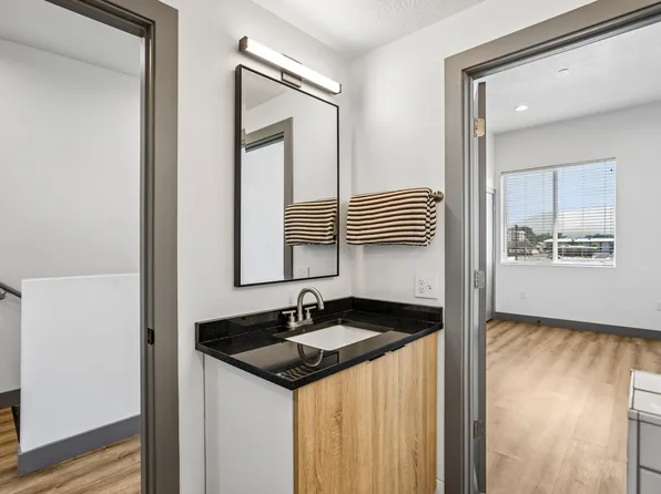 SUR17 Townhomes