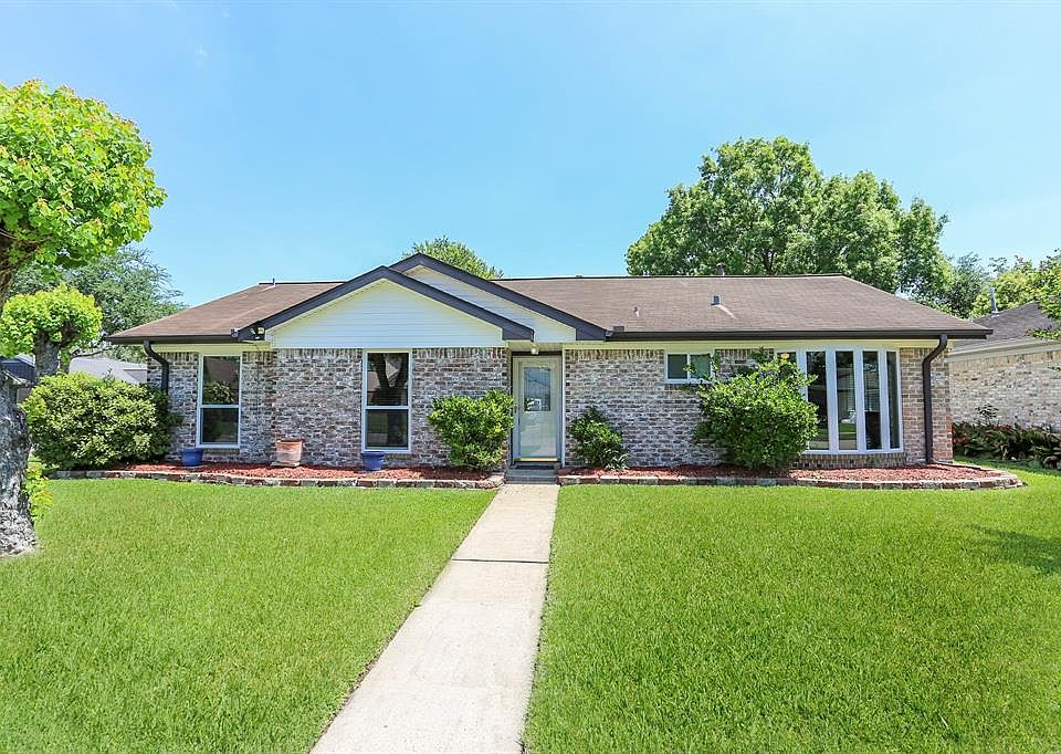 1st image of 3421 Ash Ln
