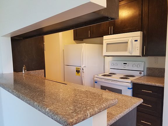 3rd image of 2445 S Barrington Ave APT 205