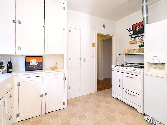 5th image of 1019 Sevier Ave