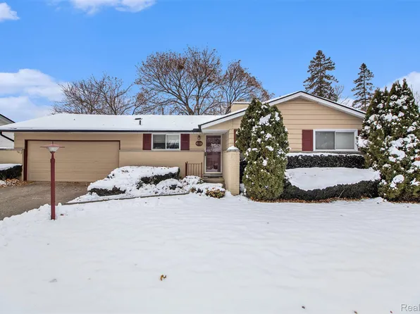 642 Provincetown Rd, Auburn Hills, MI 48326