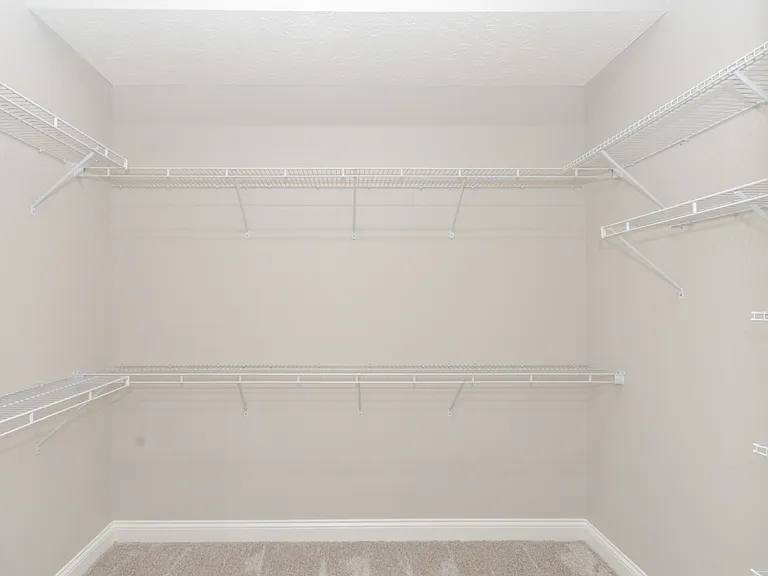 476 Carrick Dr — Photo 7