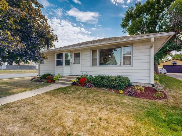 18 4th St SE, Stewartville, MN 55976