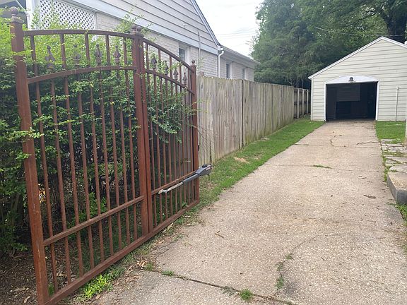 5th image of 3932 Philwood Ave