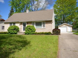 3701 Palmer St, Lansing, MI 48910