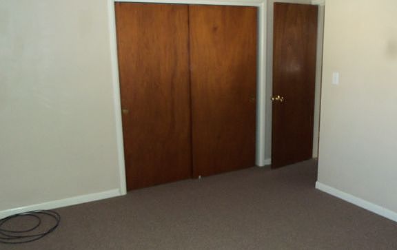 5th image of 829 E Tripp Ave APT A