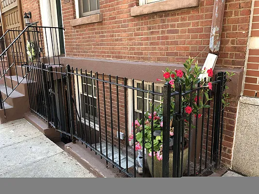 Rented by Double R Ventures LLC | media 53