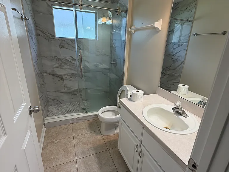 6304 Lake Plantation Dr — Photo 5