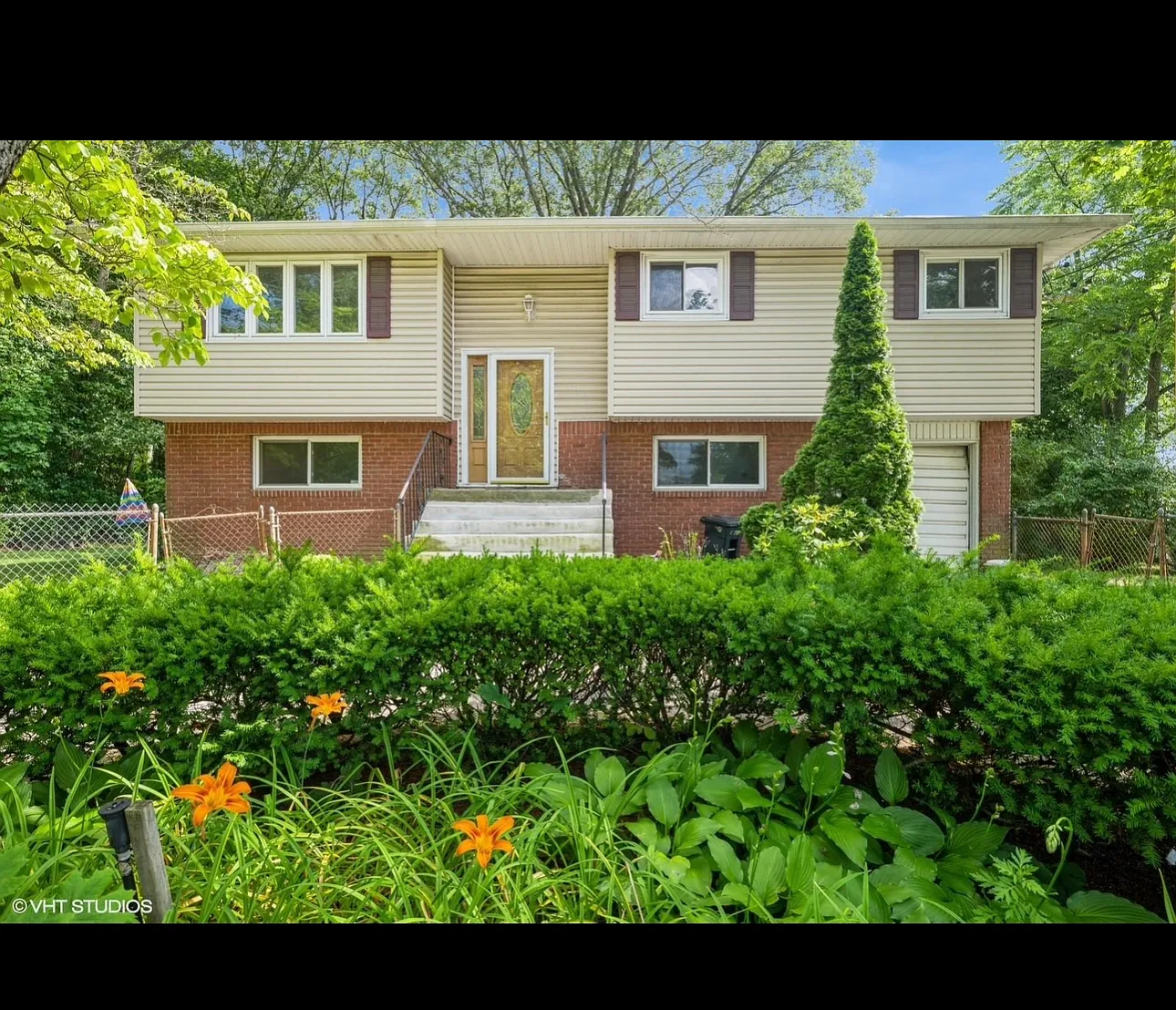 6 bed, 1764 sqft, $4,900 — Photo 1
