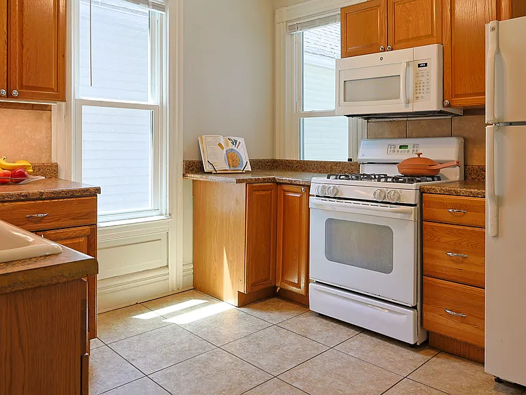 712 Meigs St #1 — Photo 6