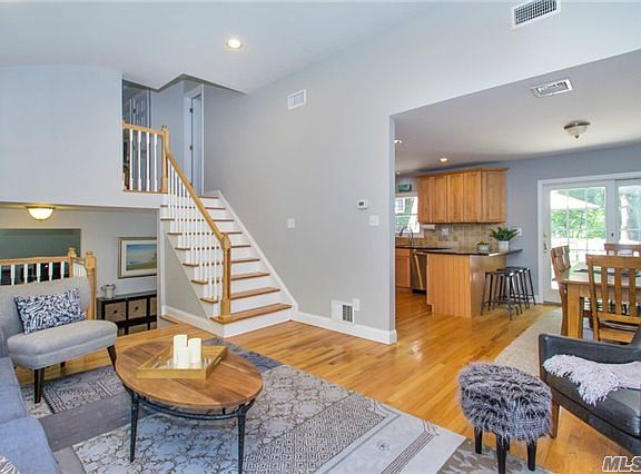 2nd image of 55 Nautilus Ave
