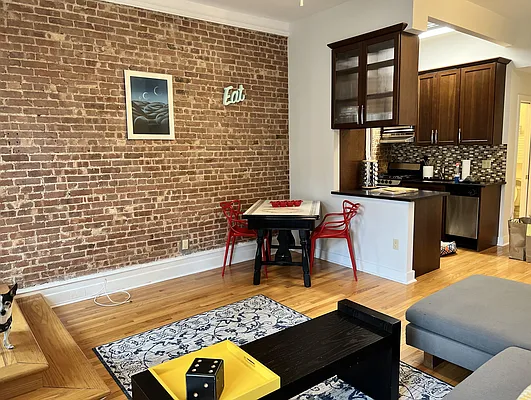 Rented by Compass | media 7