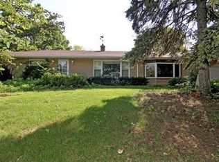 5335 Riverview Dr, Lisle, IL