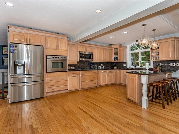 4th image of 50 Sherricks Farm Rd