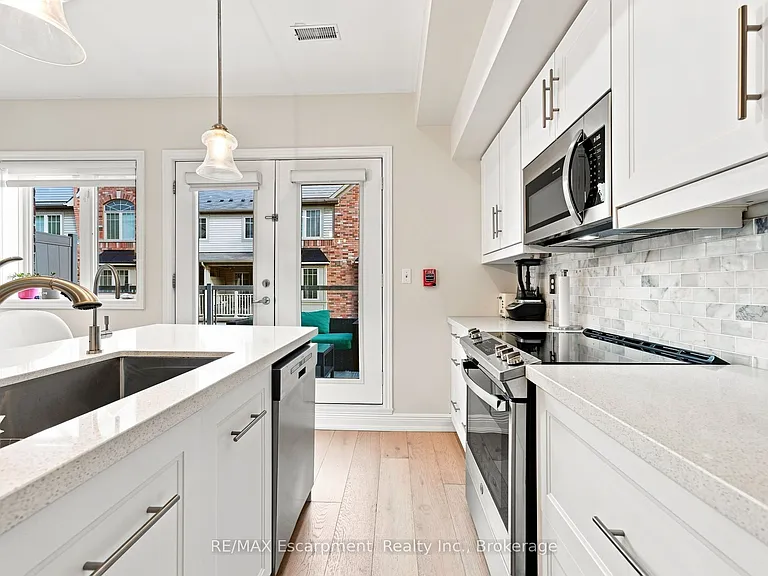 362 Plains Rd E #34 — Photo 2