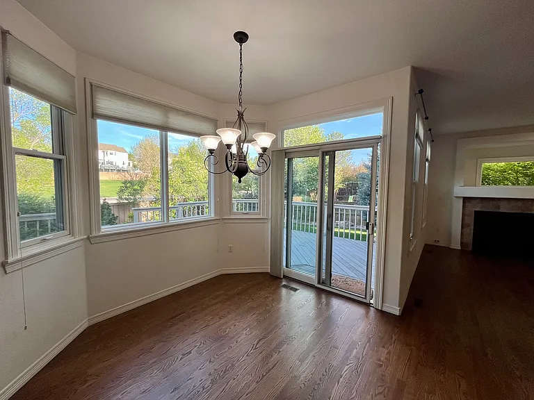 10046 Gwendelyn Ln — Photo 7