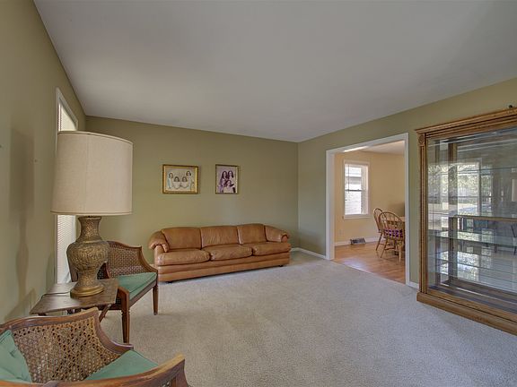 5th image of 1852 Mount Vernon Dr