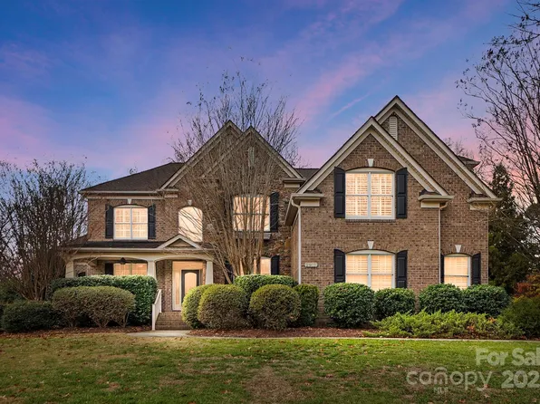 2016 Autumn Blossom Ln, Waxhaw, NC 28173