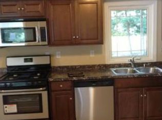 30 Greenwood Dr, Nashua, NH 03062