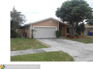 386 SW 33rd Ter, Deerfield Beach, FL 33442