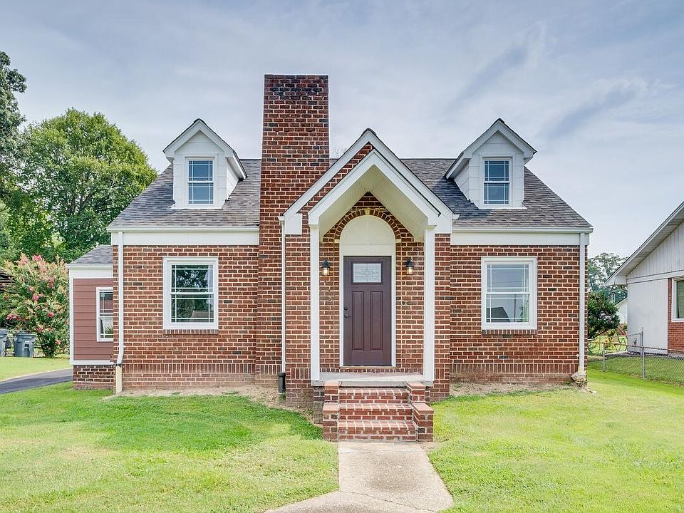 1st image of 1817 Oakwood Dr