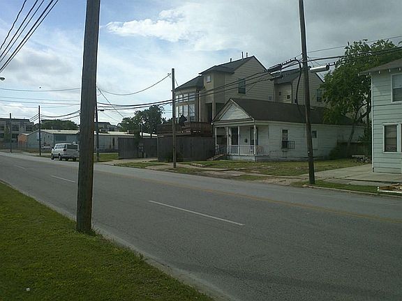 4th image of 2506 Leeland St
