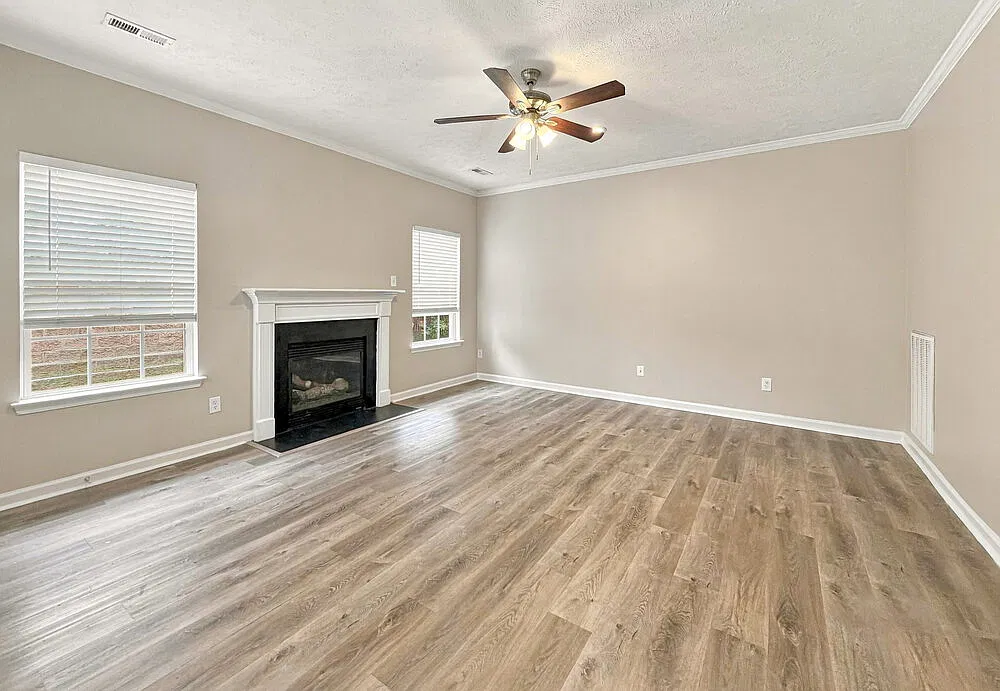 4 bed, 2.5 bath, 2126 sqft, $2,455 — Photo 4